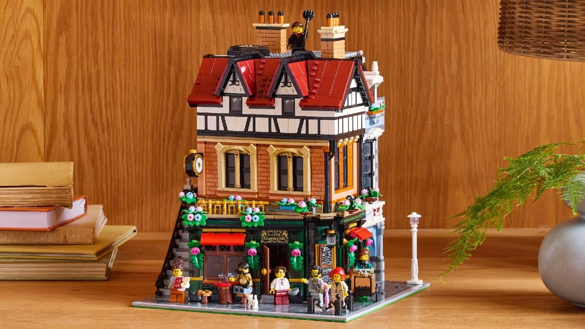 LEGO Icons Tudor Corner’s unique roof design proved to be a challenge