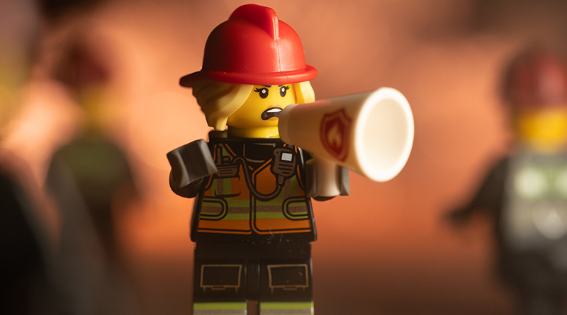 Brick Pic of the Day: Firefighting