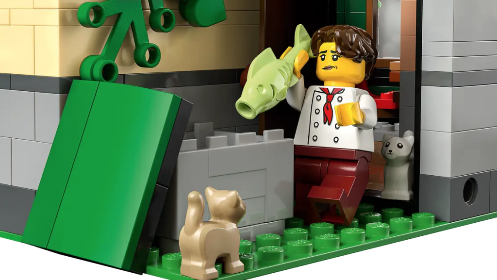 LEGO Icons 10350 Tudor Corner pub grub 2 1024x577