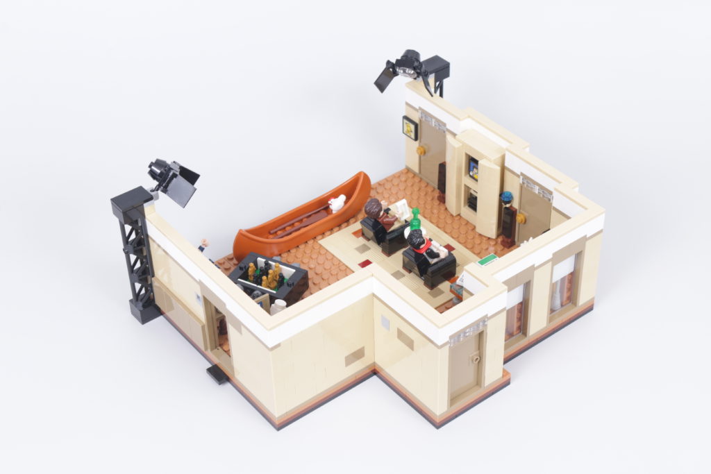 LEGO Creator Expert 10292 Friends Apartments review 13