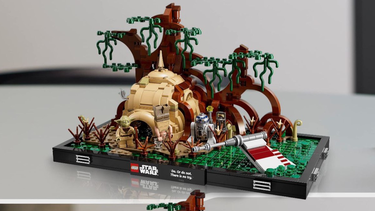 Over 11% off LEGO Star Wars 75330 Dagobah Jedi Training Diorama at Zavvi