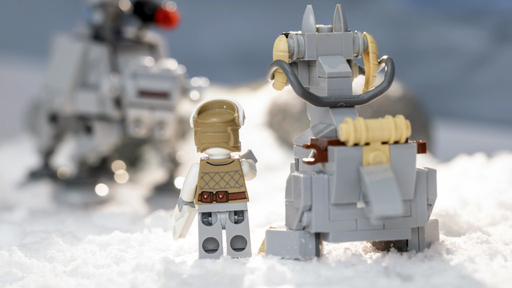 LEGO Star Wars 75298 AT AT vs Tauntaun 27