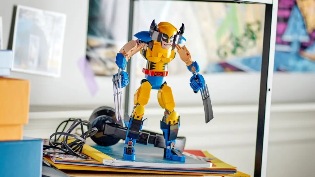 LEGO Marvel 76257 Wolverine Construction Figure lifestyle featured 1024x576