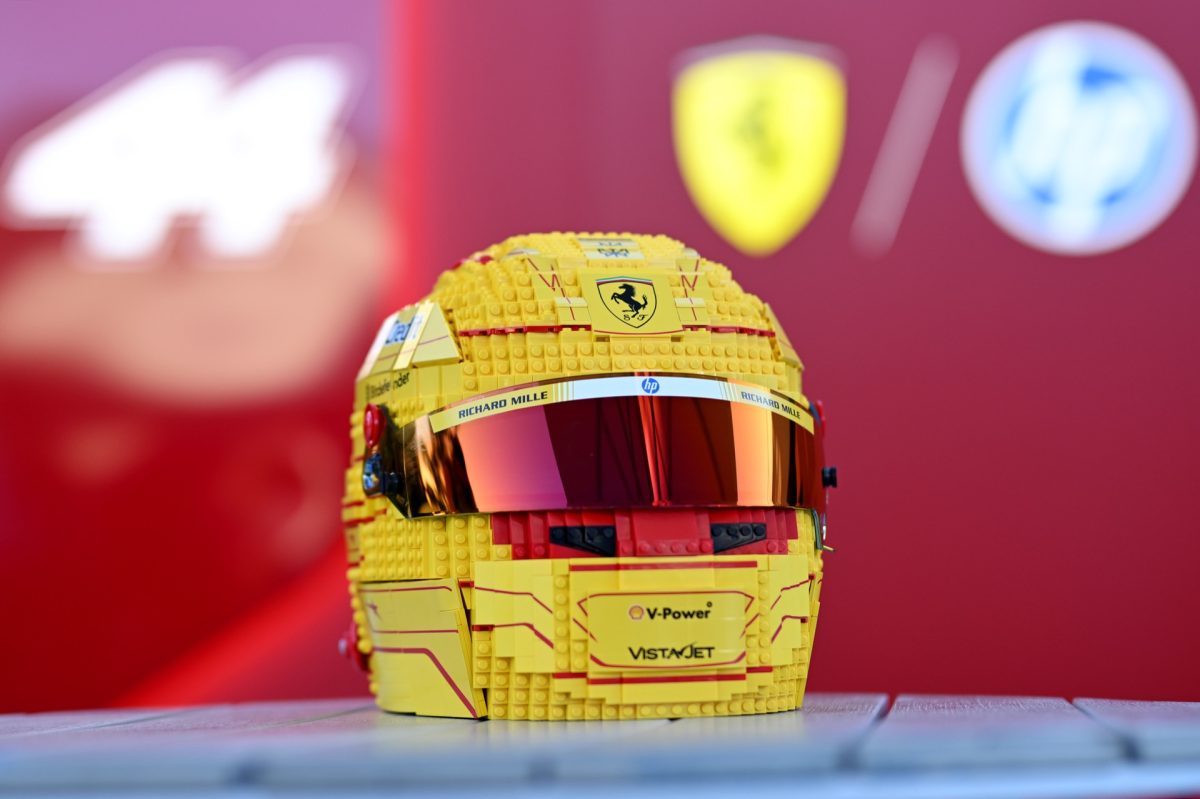 LEGO Ferrari Helmets paddock assets 14 1200x799