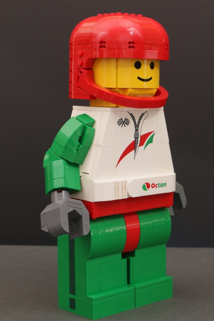 LEGO Minifigures 40819 Up Scaled Racing Driver Minifigure review 4 683x1024