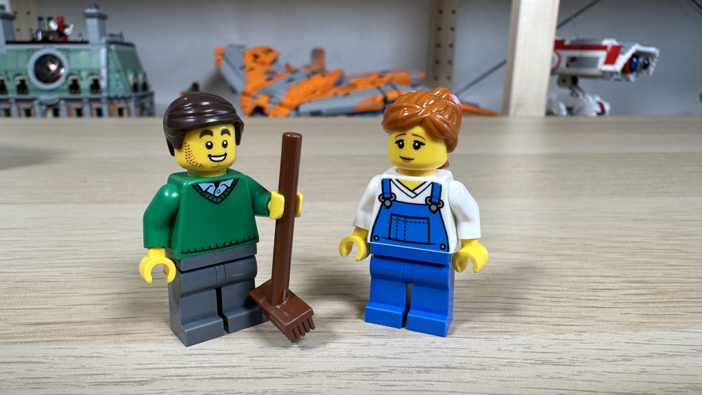 LEGO Icons 40586 Moving Truck gift with purchase review 14 1024x576