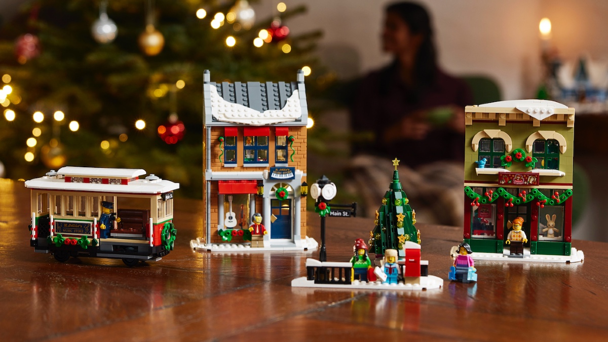 Six details we spotted in LEGO ICONS 10308 Holiday Main Street
