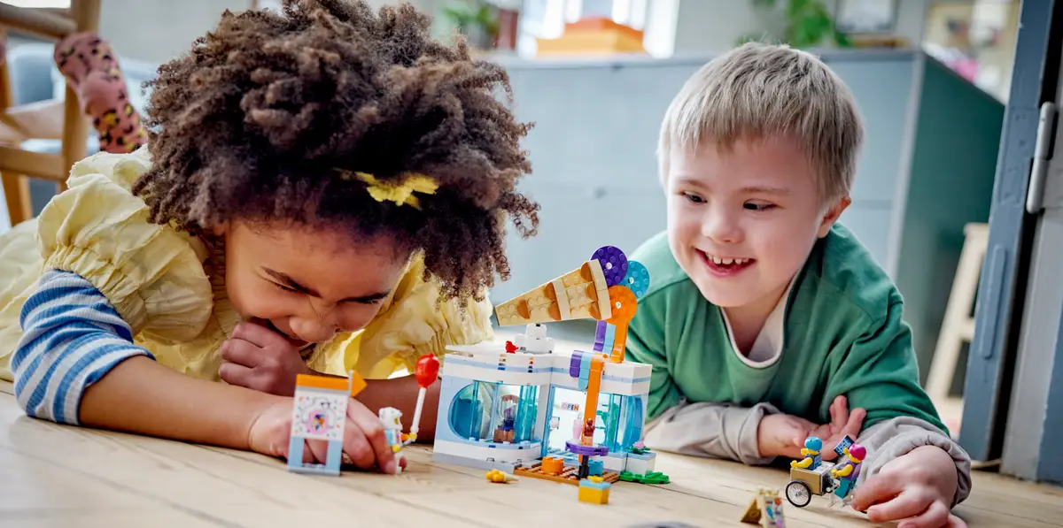 LEGO City 60363 Ice Cream Shop 6