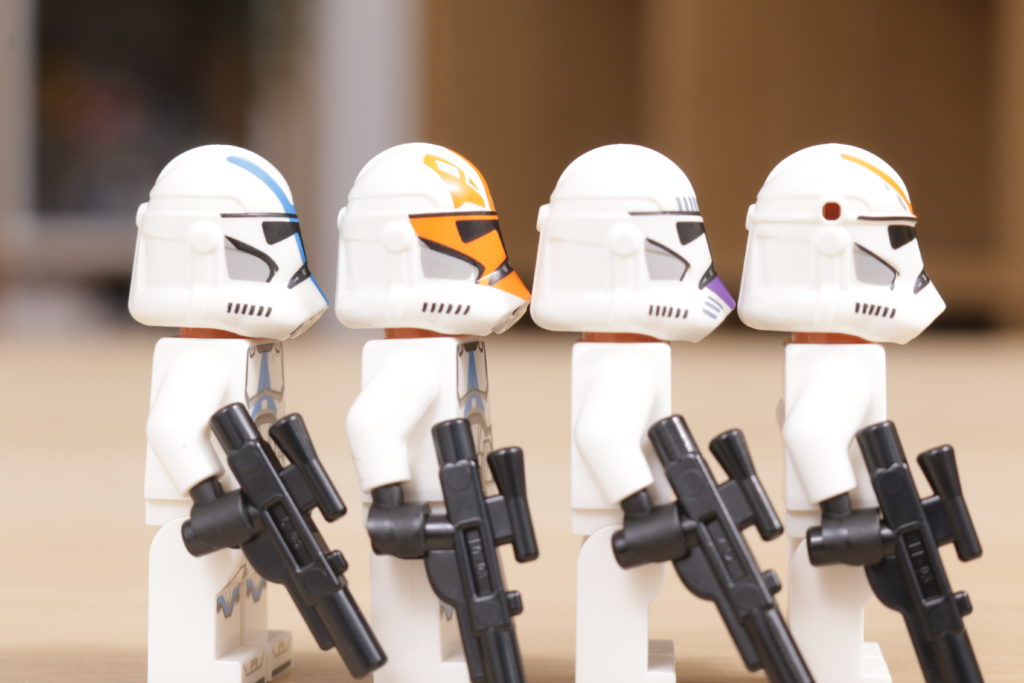 LEGO Star Wars 75337 AT TE Walker 212th 501st Ahsoka 187th Legion Clone Trooper comparison 7 1024x683