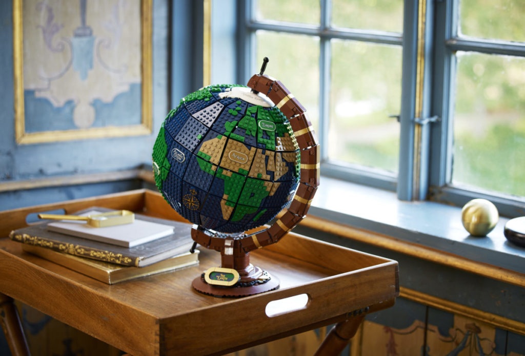 LEGO Ideas 21332 The Globe 35 1024x695