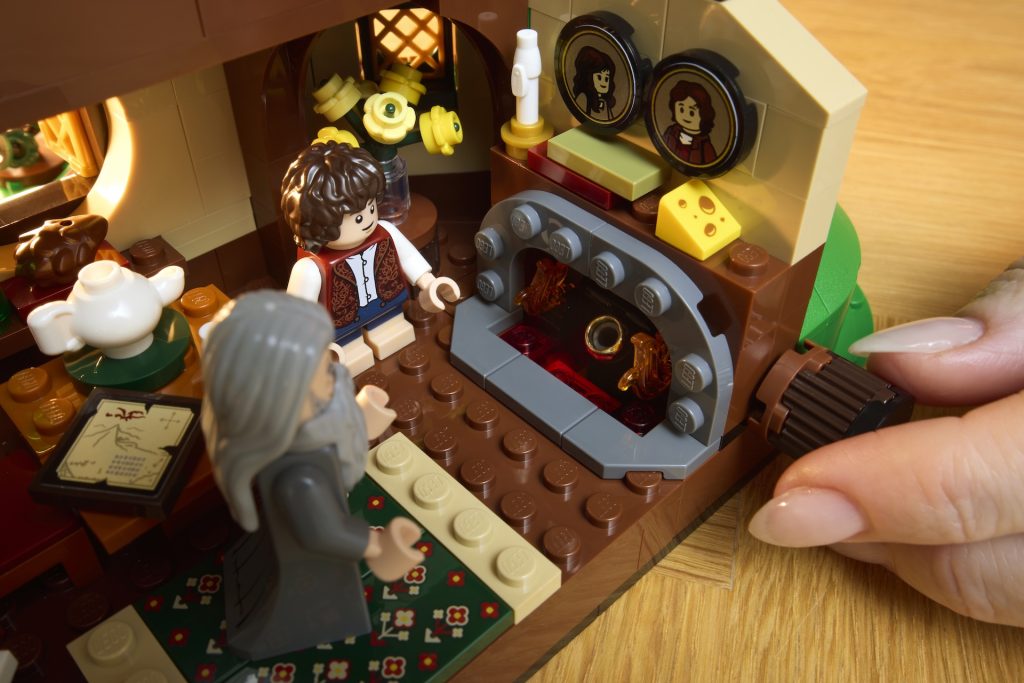 LEGO Icons 10354 The Lord of the Rings The Shire 15 1024x683