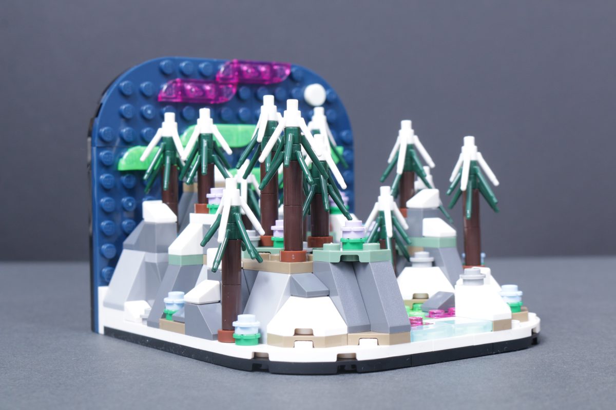 LEGO 40785 Northern Lights Diorama gift with purchase review 4 1200x800