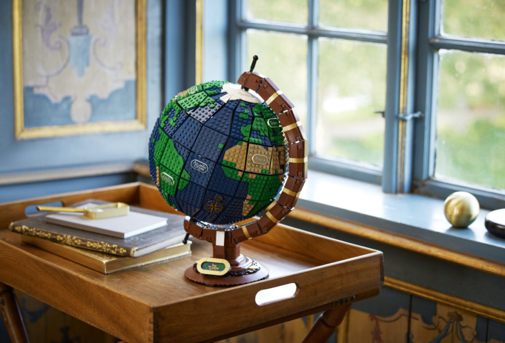 LEGO Ideas 21332 The Globe 29 1024x695