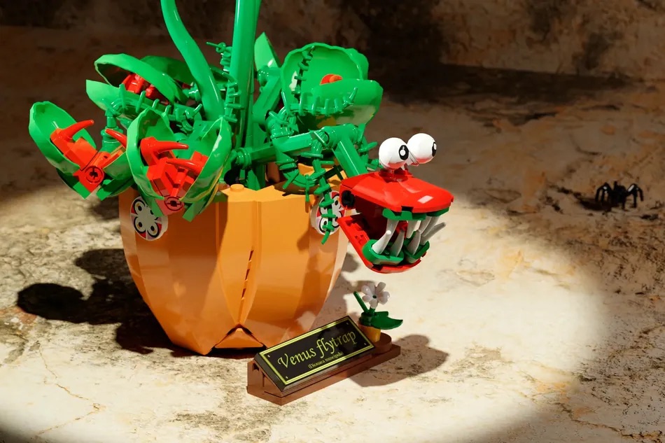LEGO Ideas Venus Flytrap 8