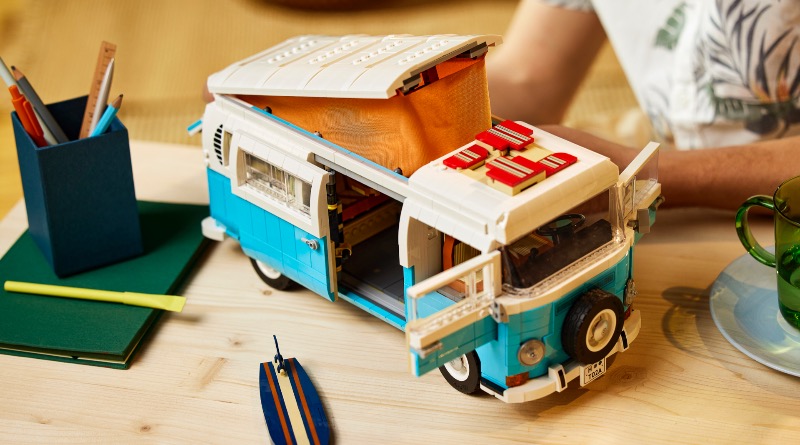 LEGO for Adults 10279 Volkswagen T2 Camper Van featured 4
