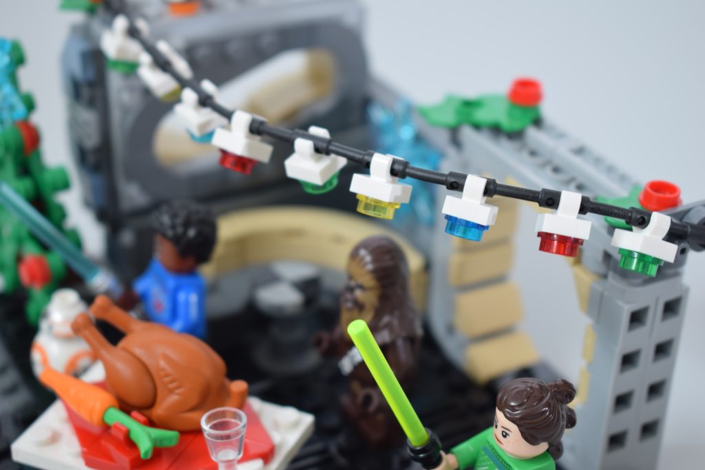 LEGO Star Wars 40658 Millennium Falcon Holiday Diorama Review 12 1024x683