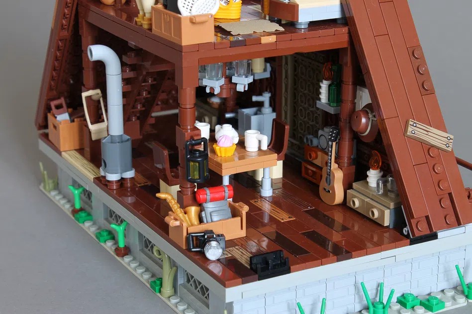 LEGO Ideas A frame cabin interior 2
