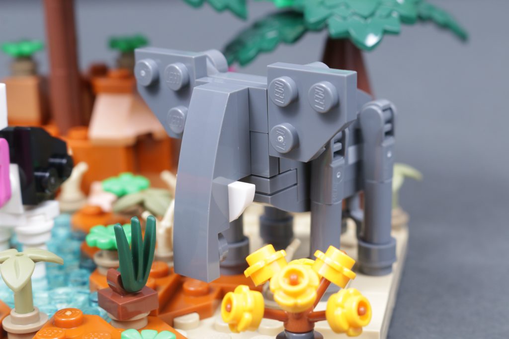 LEGO 40784 African Savanna Diorama GWP review 7 1024x683