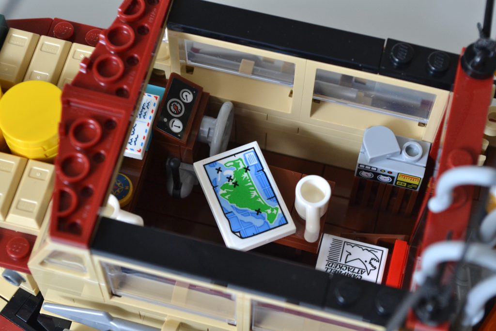 LEGO Ideas 21350 Jaws 65 1024x683
