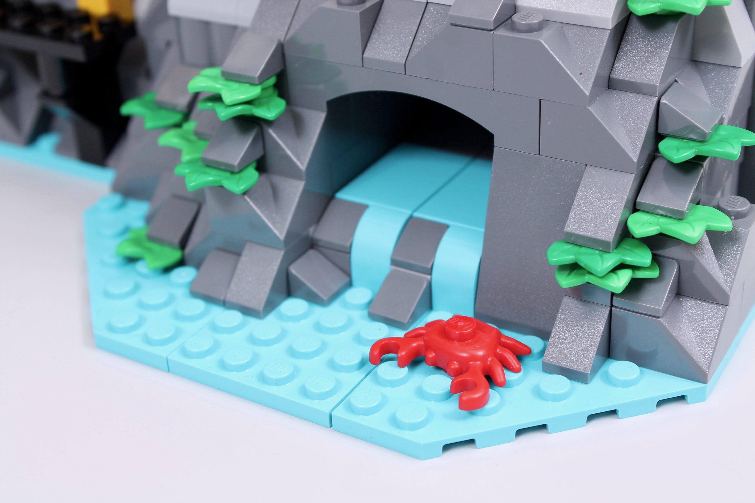 LEGO Icons 10320 Eldorado Fortress review 11 scaled