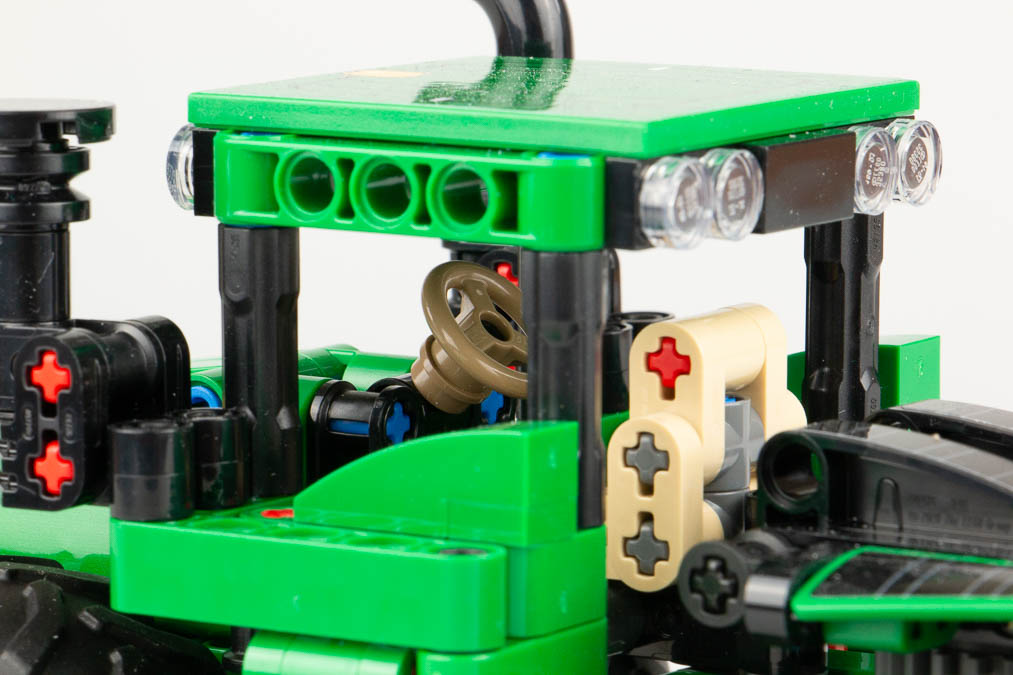 LEGO Technic 42136 John Deere 9620R 4WD Tractor 5