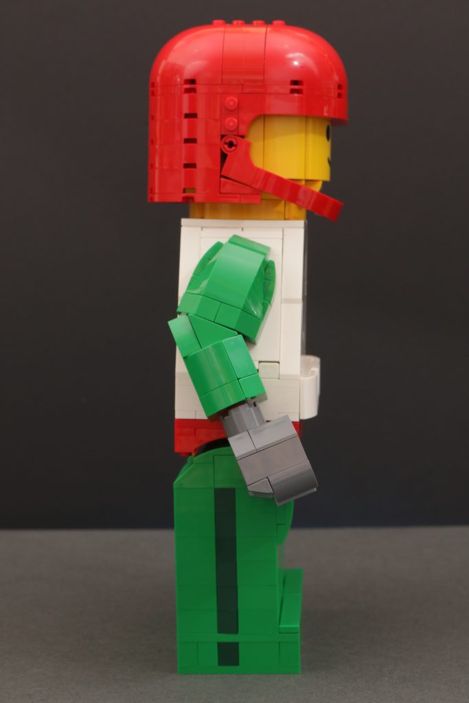 LEGO Minifigures 40819 Up Scaled Racing Driver Minifigure review 5 683x1024