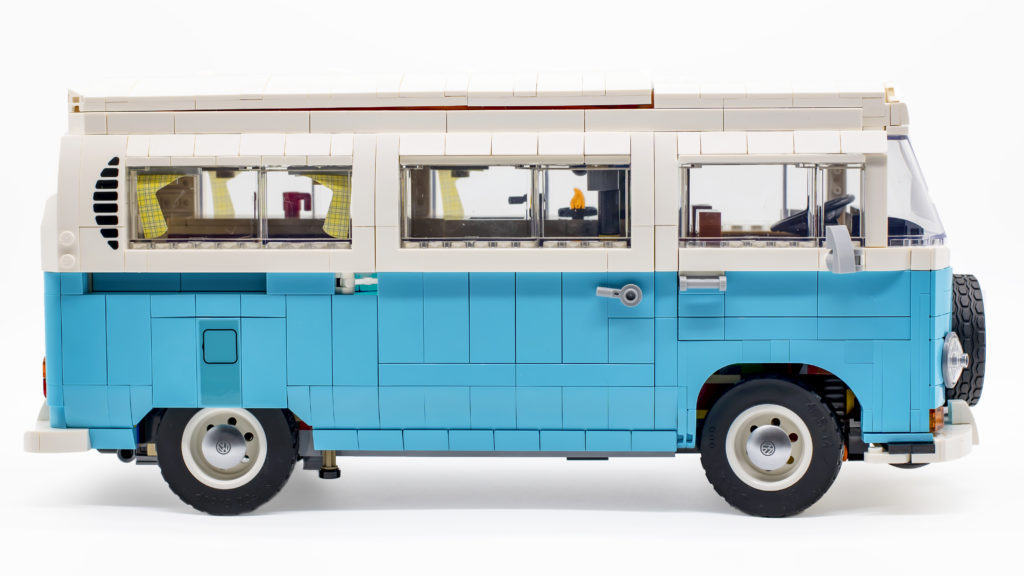 LEGO 10279 Volkswagen T2 Camper Van 31