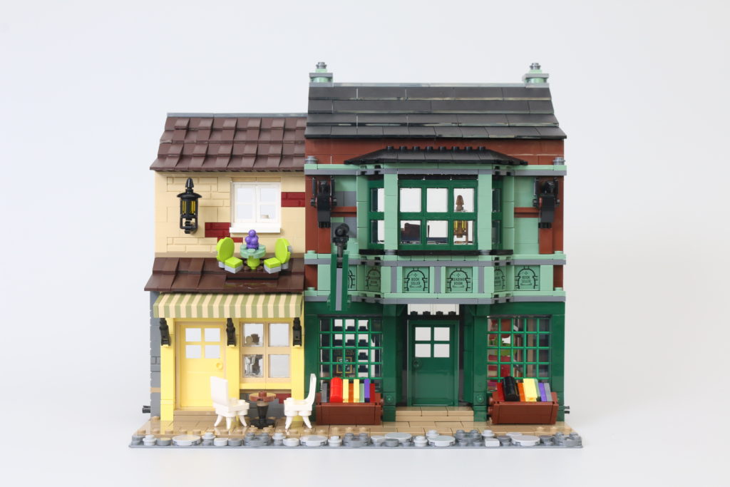 LEGO Harry Potter 75978 Diagon Alley review 22