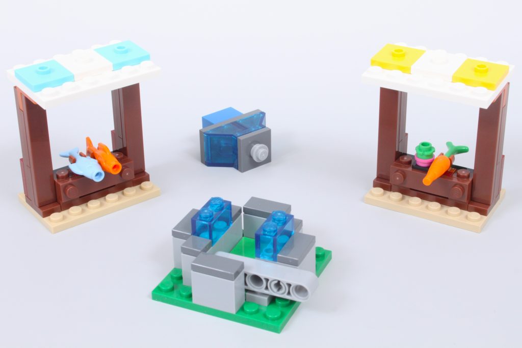 LEGO Minecraft 21273 The Ghast Balloon Village Attack review 12 1024x683
