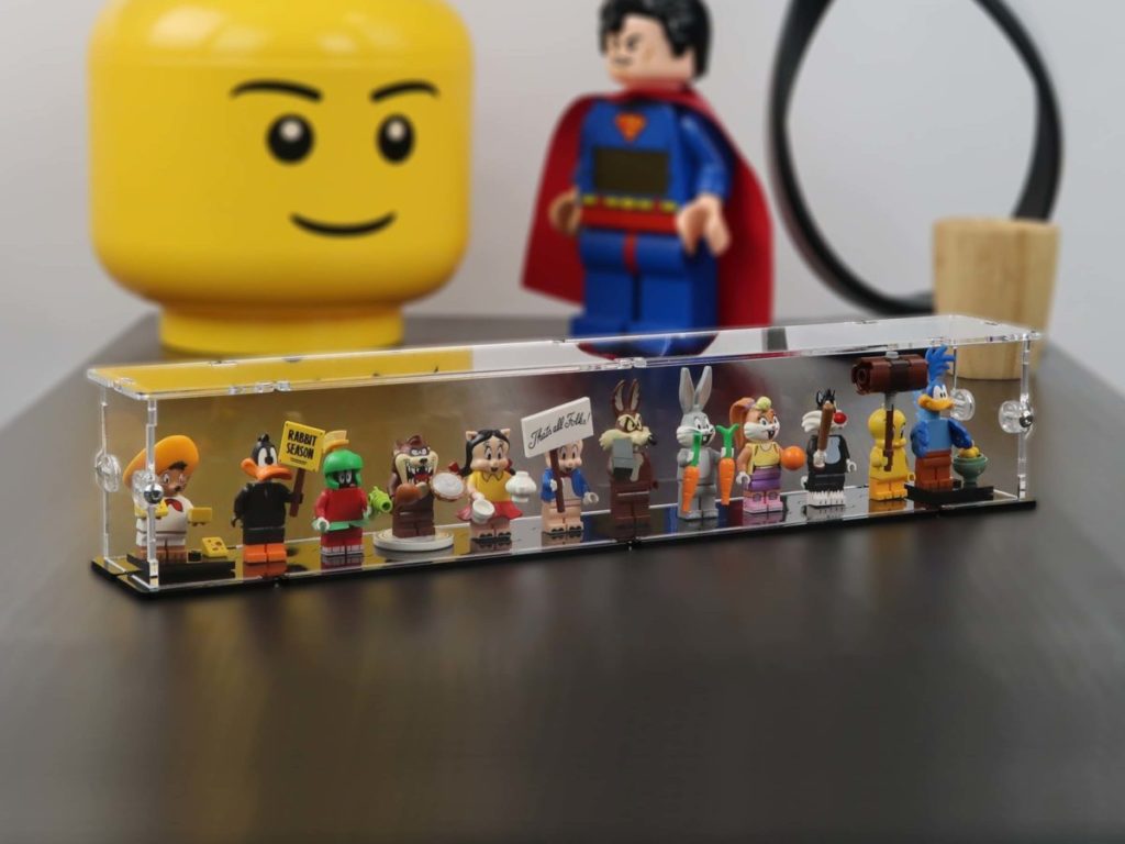 iDisplayit LEGO Minifigure Display Case small 1024x768