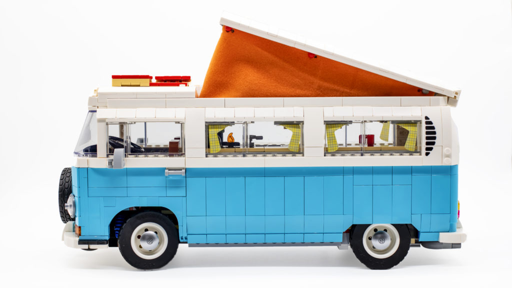 LEGO 10279 Volkswagen T2 Camper Van 30