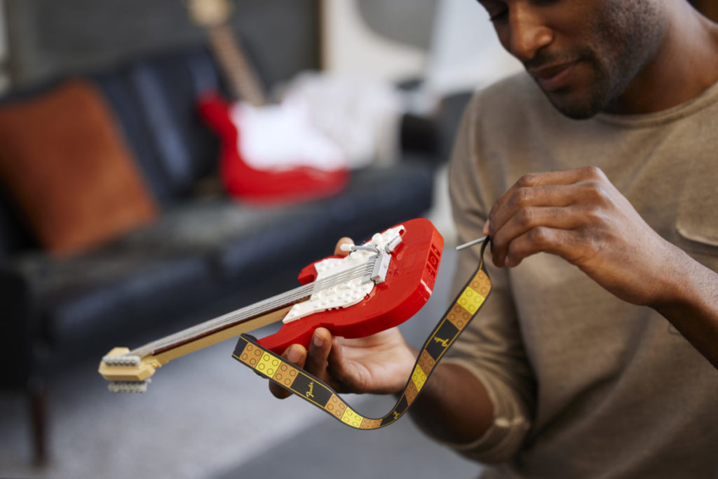LEGO Ideas 21329 Fender Stratocaster 14 1024x683