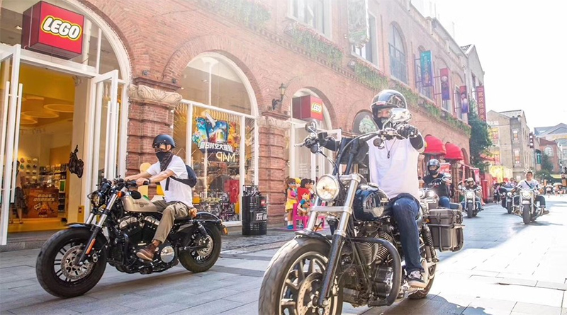 LEGO Harley-Davidson event saw AFOLs and bikers build together