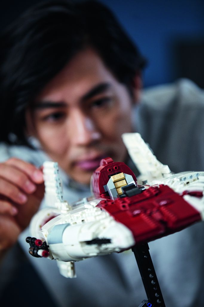 LEGO Star Wars 75275 UCS A wing 24