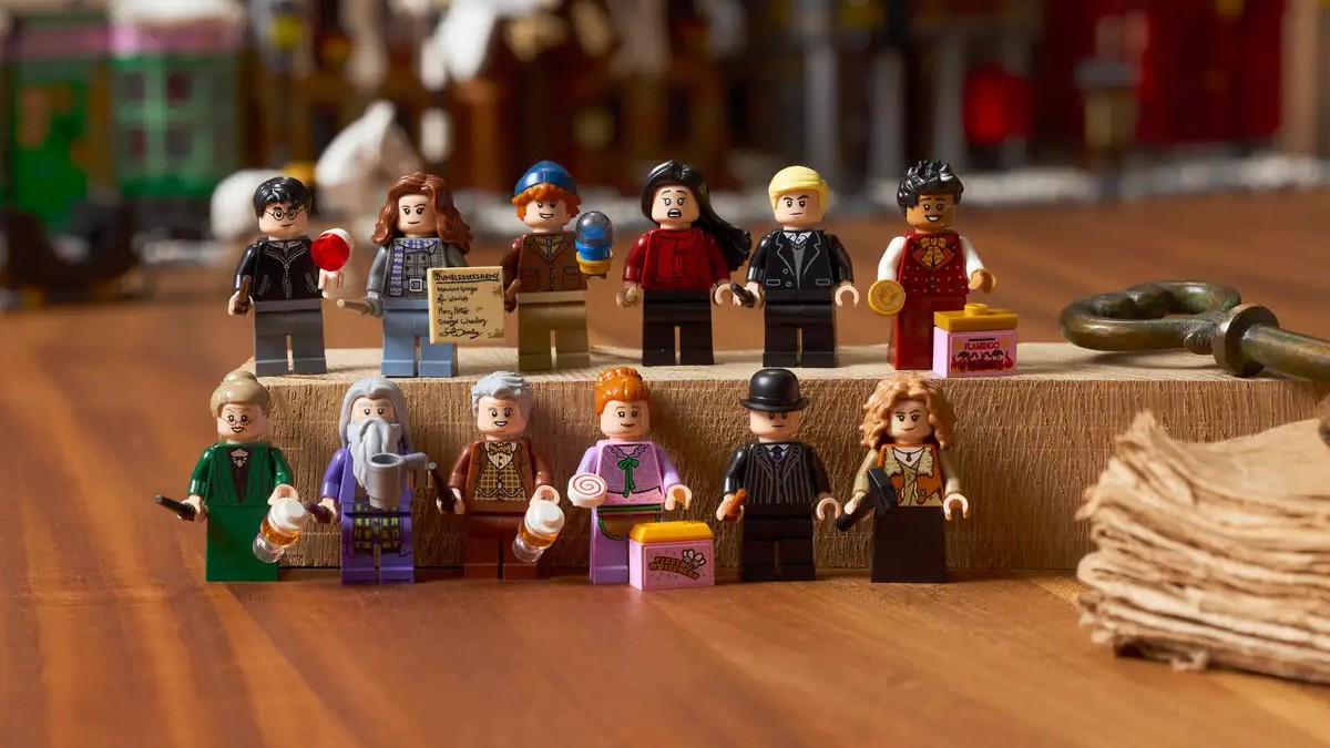 Who's who in LEGO Harry Potter Hogsmeade Village Collectors' Edition?
