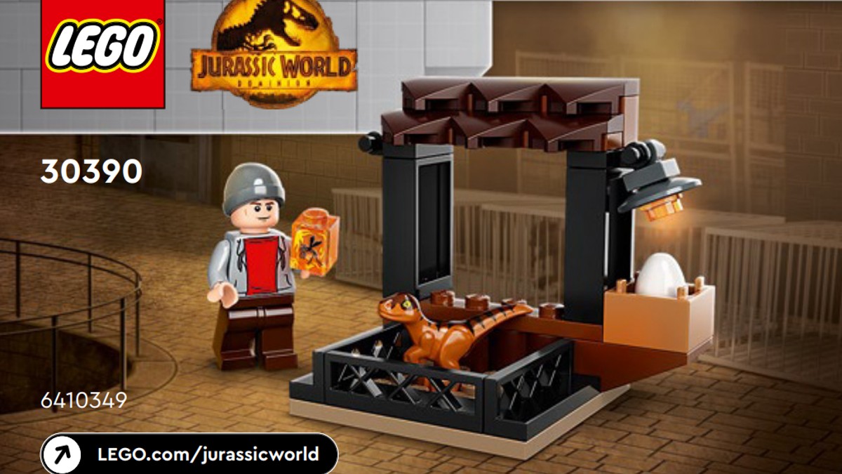 Free LEGO Jurassic World Dominion polybag at Smyths Toys