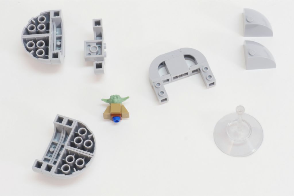 LEGO Star Wars Baby Yoda build 5