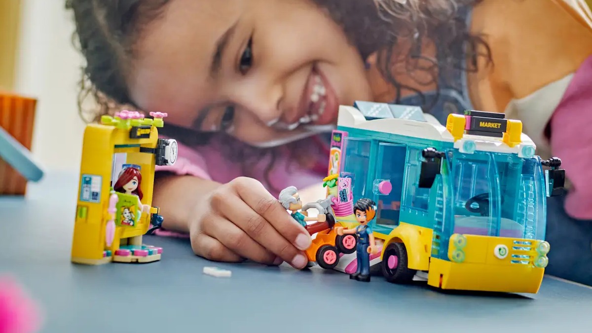 Three ways the LEGO summer sets offer further minifigure representation