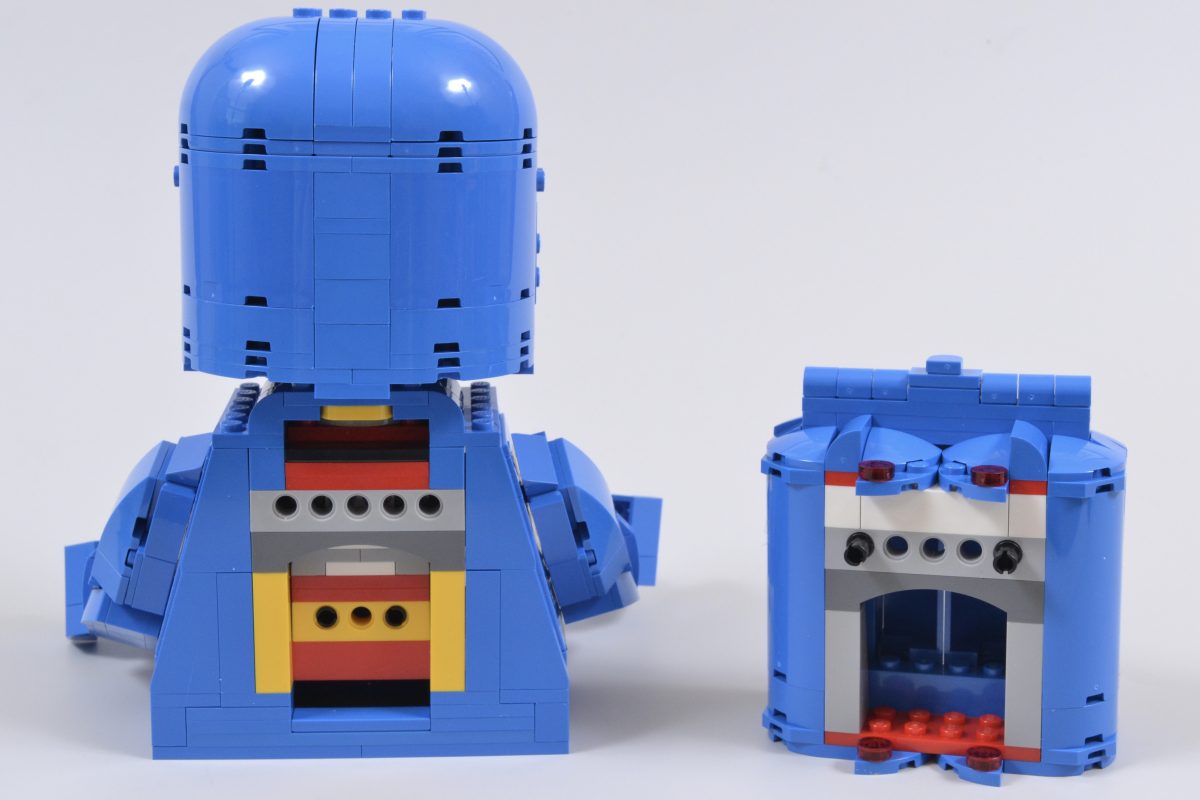 LEGO 40921 Up Scaled Blue Astronaut Minifigure 21 1200x800