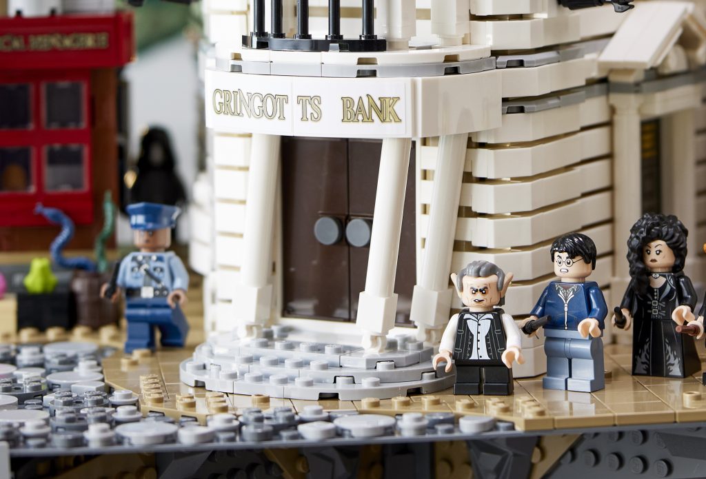 LEGO Harry Potter 76417 Gringotts Wizarding Bank Collectors Edition visual tour 6 1024x695