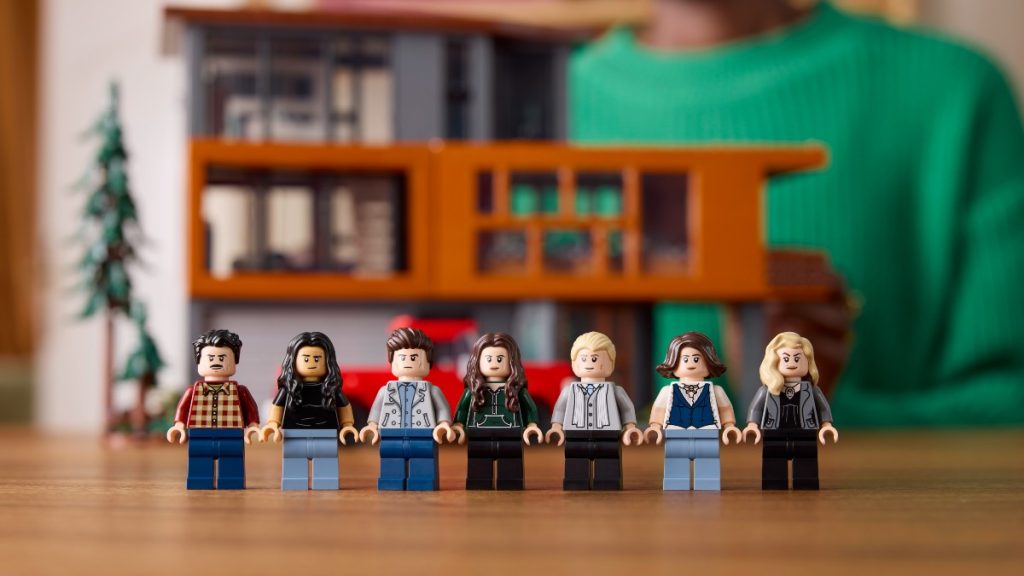 LEGO Ideas 21354 Twilight The Cullen House lifestyle 3 minifigures featured 1024x576