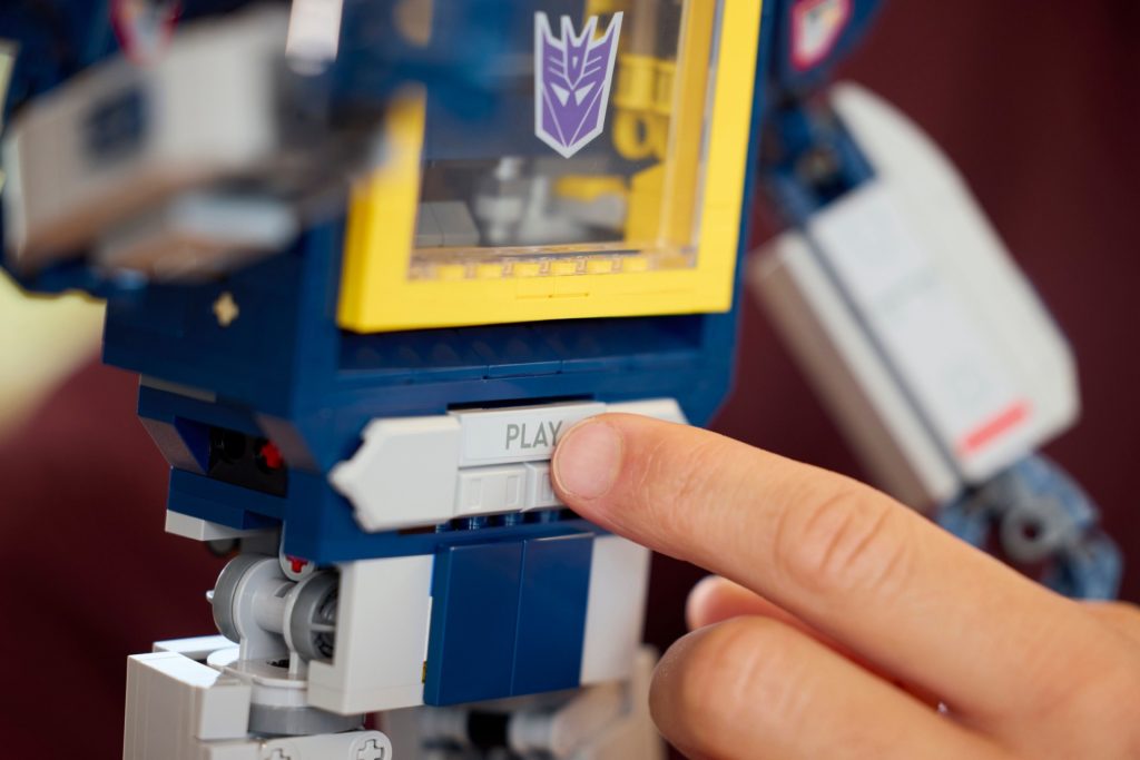 LEGO Icons 10358 Transformers Soundwave 15 1024x683