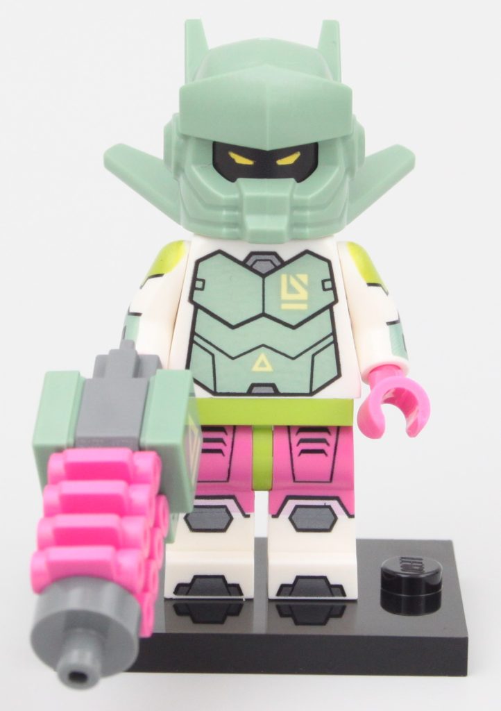 LEGO Collectible Minifigures 71037 Series 24 review Robot Warrior 2 722x1024