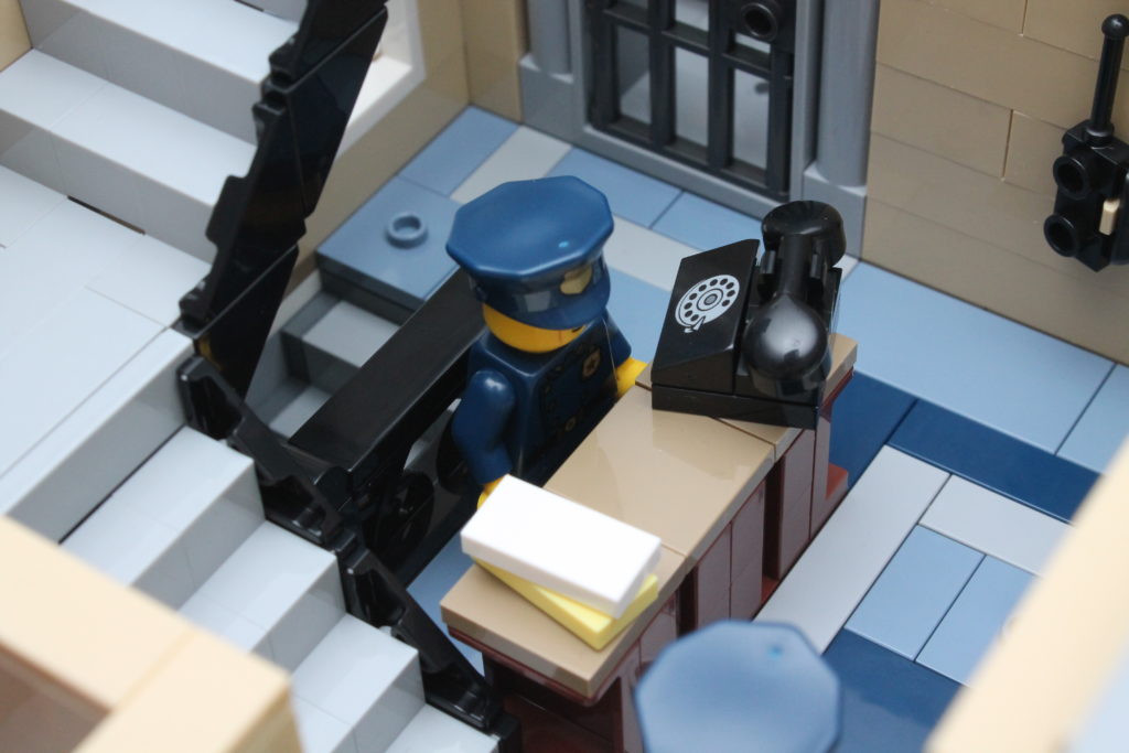 10278 Police Station 30