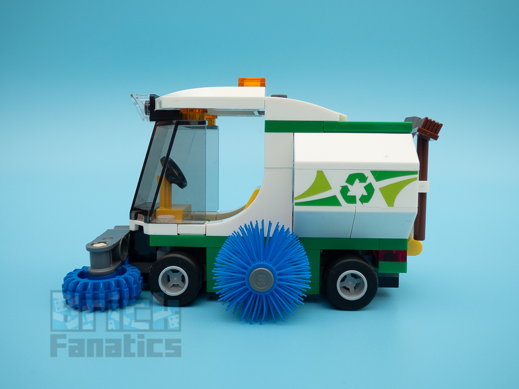 LEGO City 60249 Street Sweeper 51