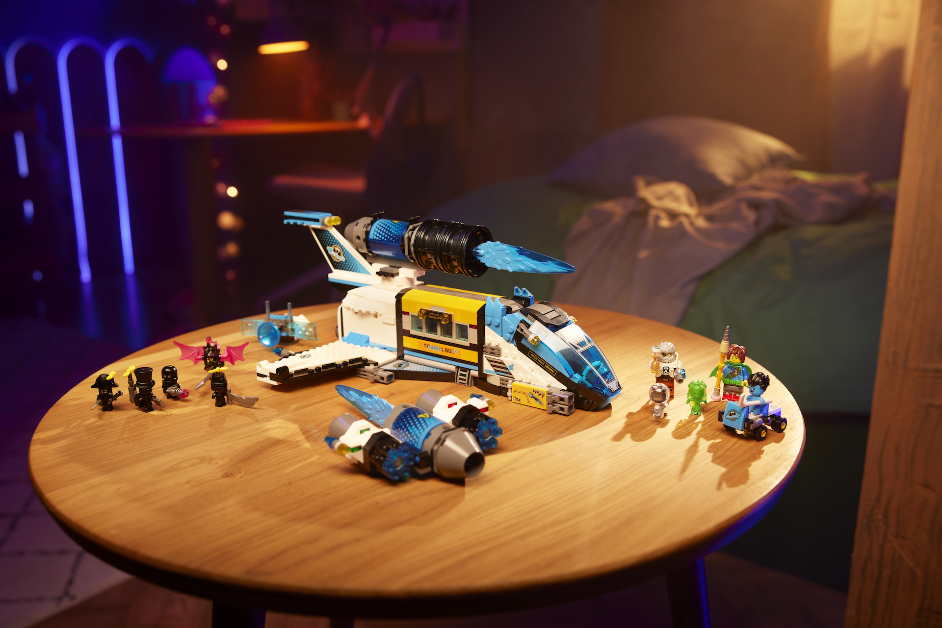 LEGO DREAMZzz 71460 Mr. Ozs Spacebus 8