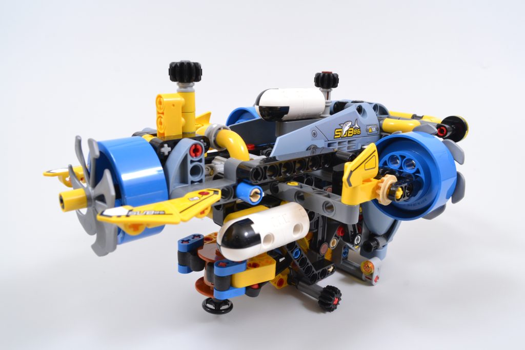 LEGO Technic 42201 Deep Sea Research Submarine 4 1024x683
