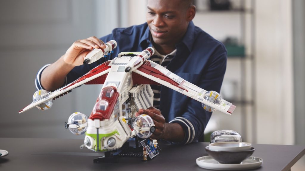 LEGO Star Wars 75309 Republic Gunship featured resized 3 1024x576