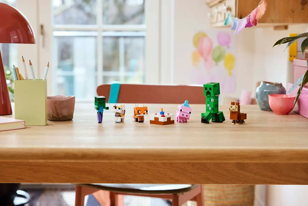 LEGO Minecraft 21281 Baby Pigs Birthday Celebration 5 1024x684