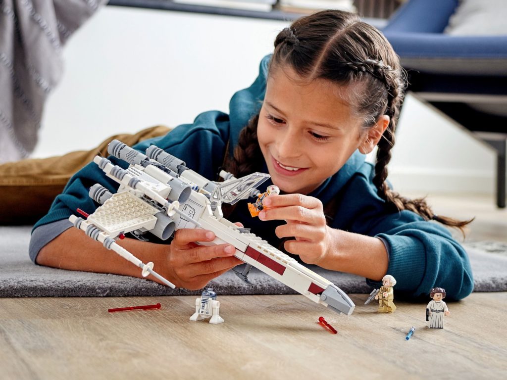 LEGO Star Wars 75301 Luke Skywalker X Wing Starfighter 4